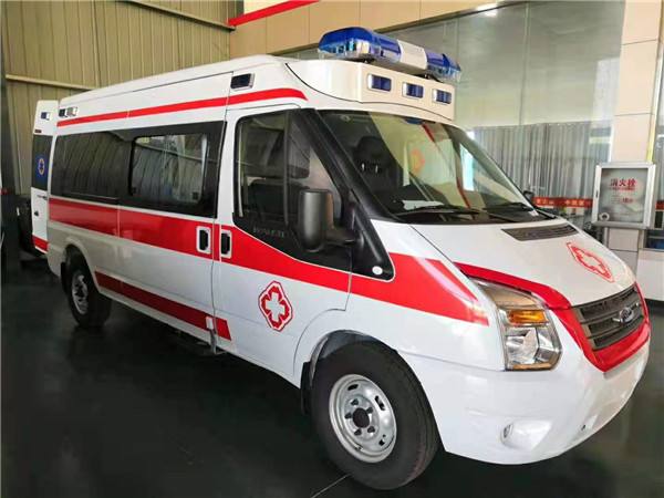 武定县福特V362救护车